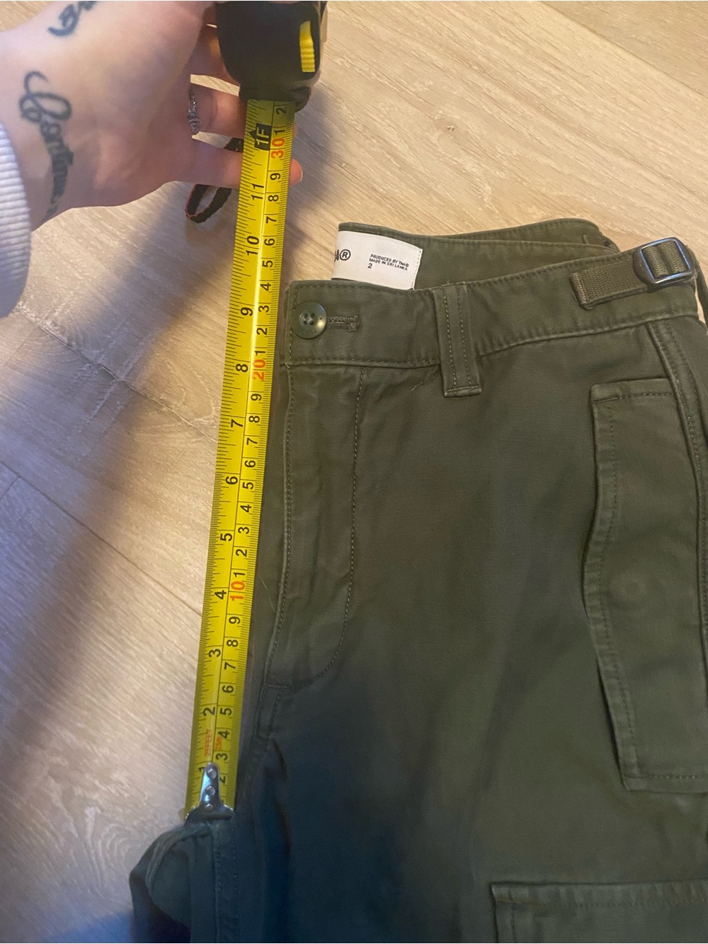 TNA Olive Green Cargo Pants Women wide Leg Buckle Pocket Adjustable size 2 - Picture 9 of 10